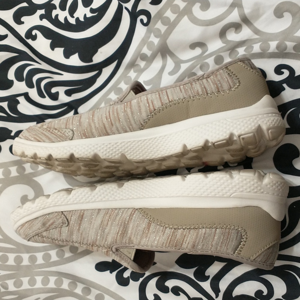 SZ 8  Cool Wave slip-ons memory foam worn in very few times - Picture 4 of 4